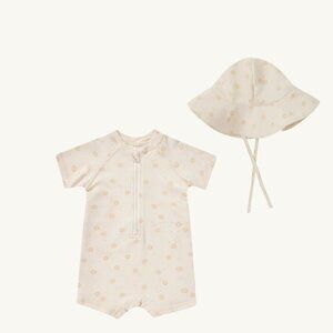 NWT - Quincy Mae sun rashguard and sun hat set​​